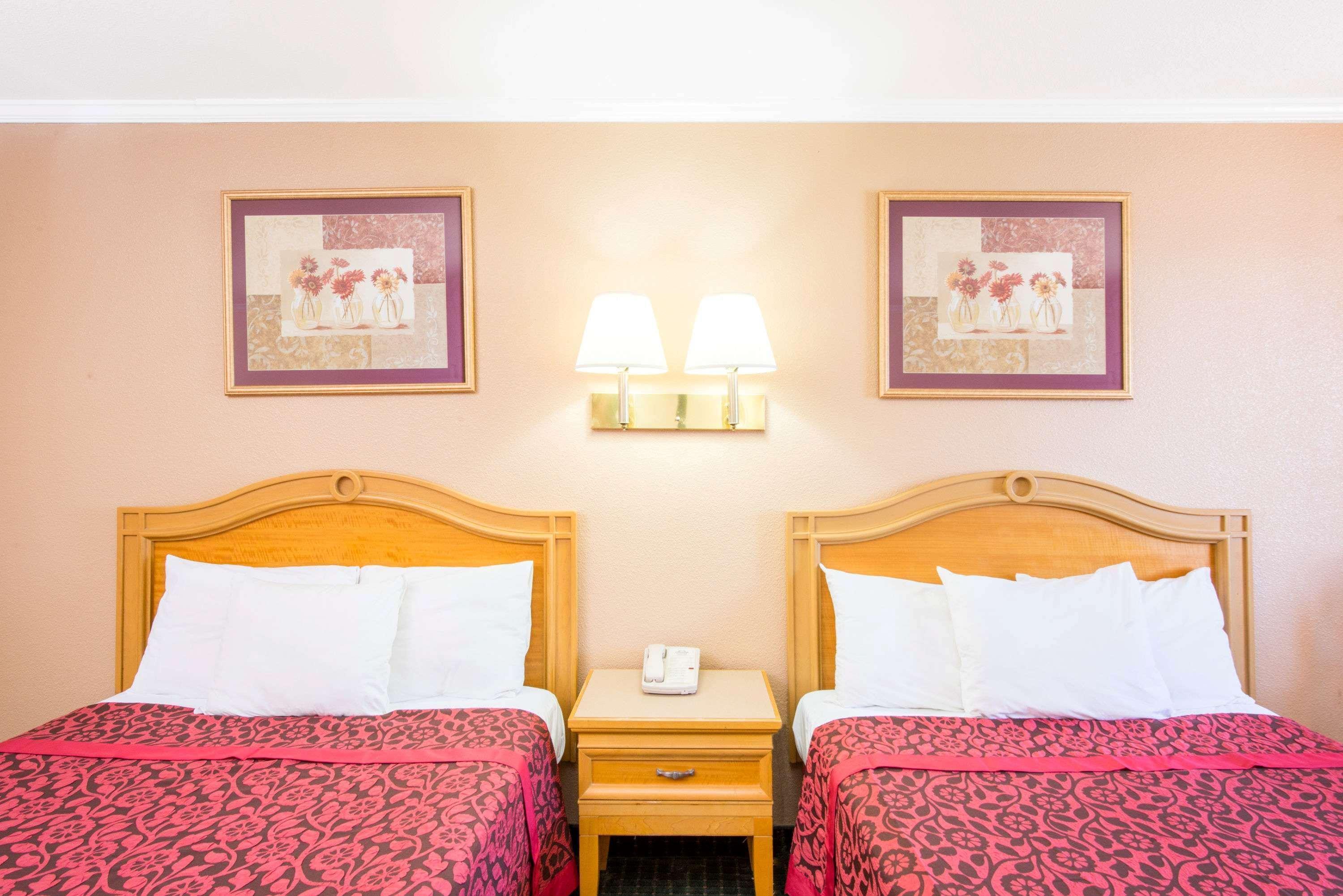 Days Inn By Wyndham Alamogordo White Sands Экстерьер фото