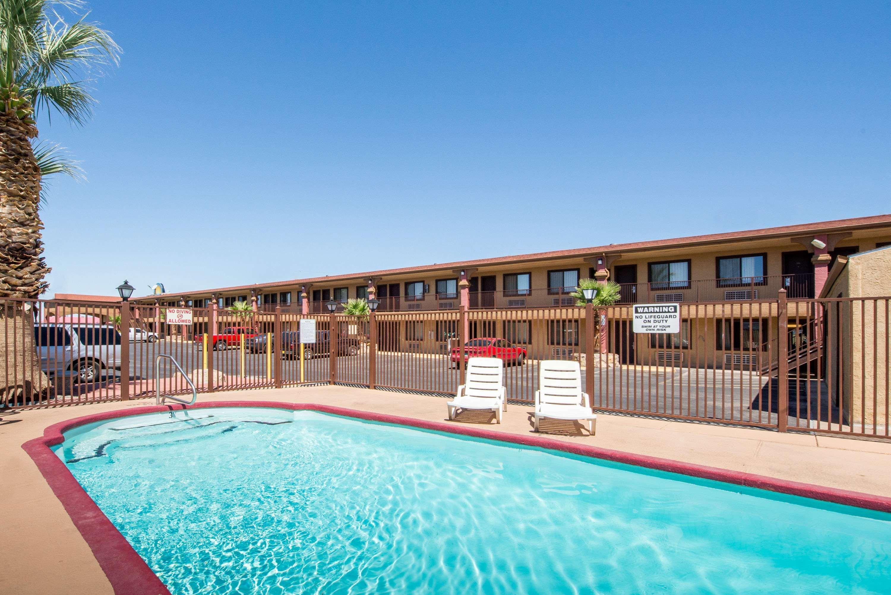 Days Inn By Wyndham Alamogordo White Sands Экстерьер фото