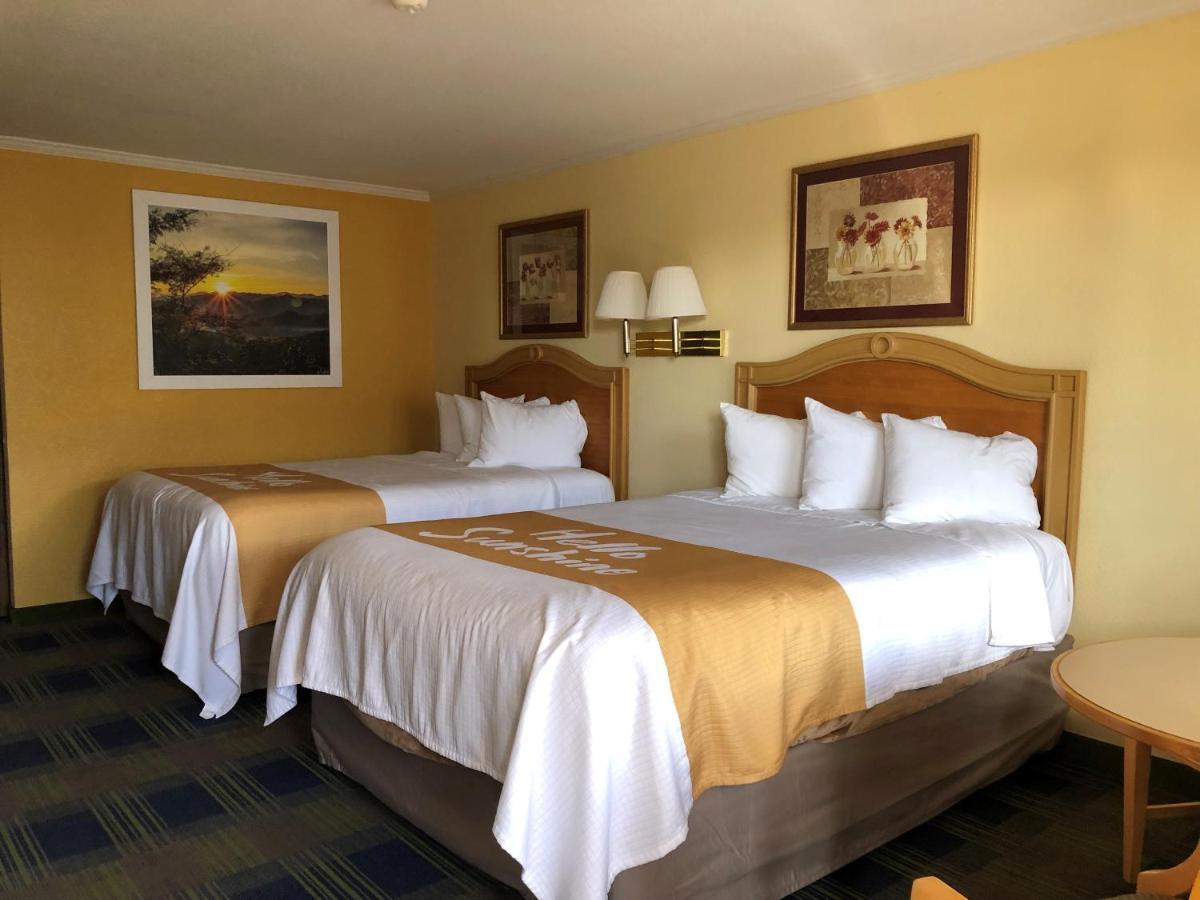 Days Inn By Wyndham Alamogordo White Sands Экстерьер фото